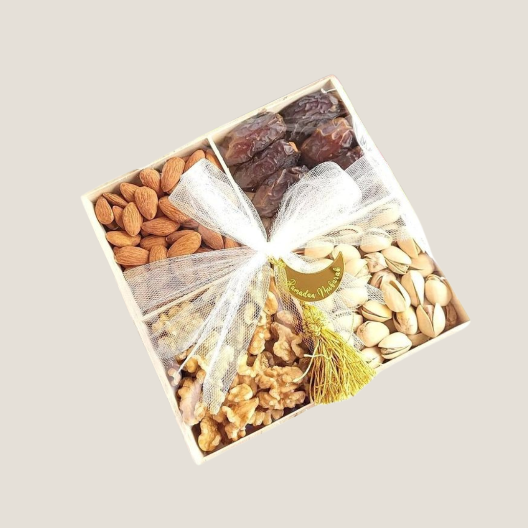 Ramadan Gift Tray of Mixed Nuts and Dates 1 kg