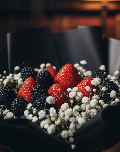 Premium berry fruit bouquet for same-day gift delivery in Dubai